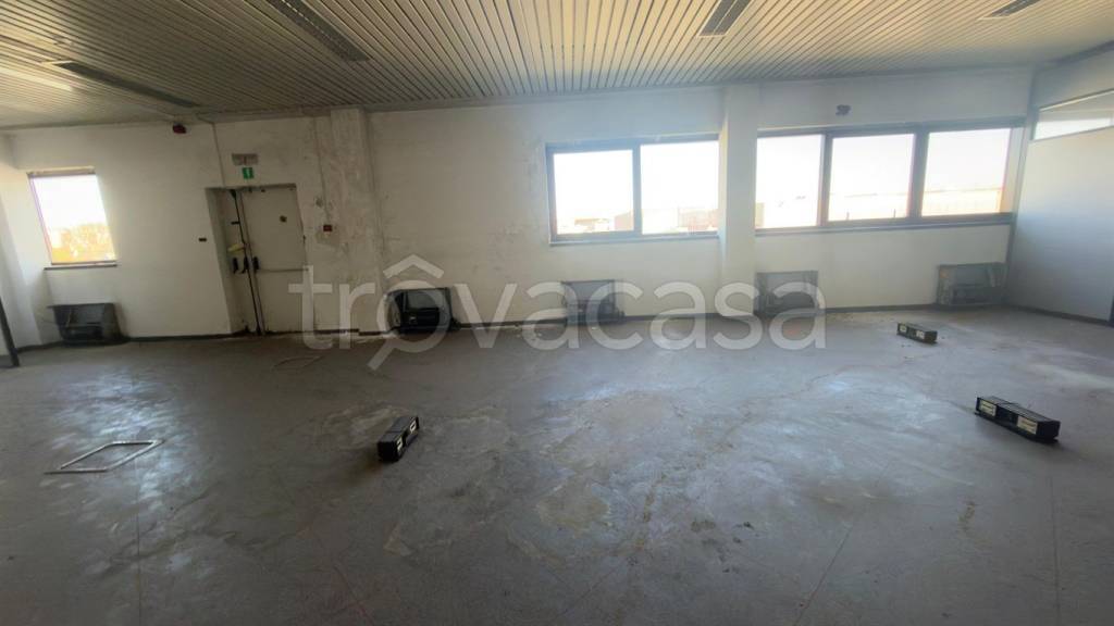 capannone in vendita a Cormano