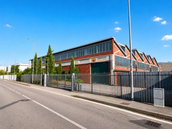 locale commerciale in vendita a Cormano in zona Molinazzo