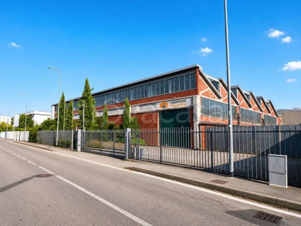 locale commerciale in vendita a Cormano in zona Molinazzo