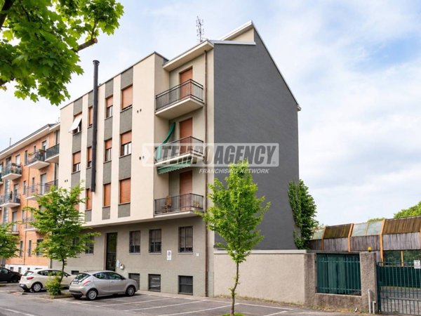 appartamento in vendita a Cormano in zona Molinazzo