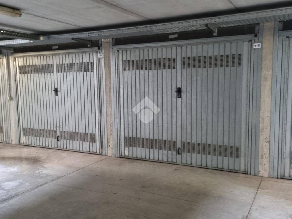box auto in vendita a Cormano