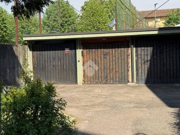 box auto in vendita a Cormano in zona Molinazzo