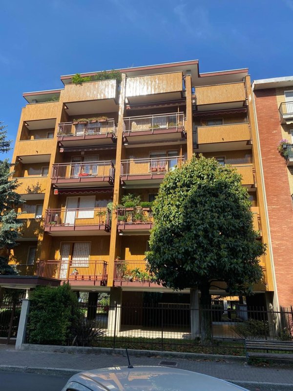 appartamento in vendita a Cormano in zona Brusuglio