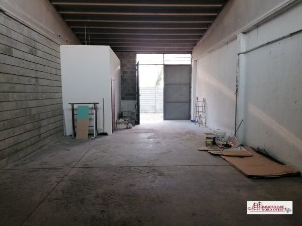 capannone in vendita a Cornaredo