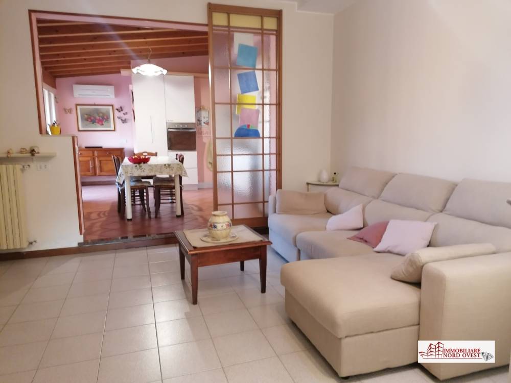 casa indipendente in vendita a Cornaredo