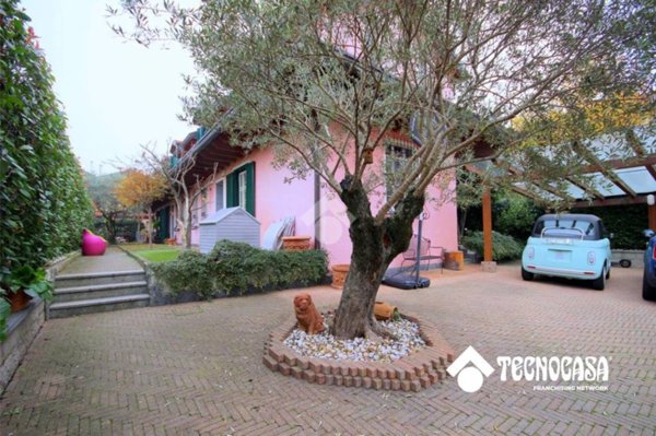 casa indipendente in vendita a Cornaredo