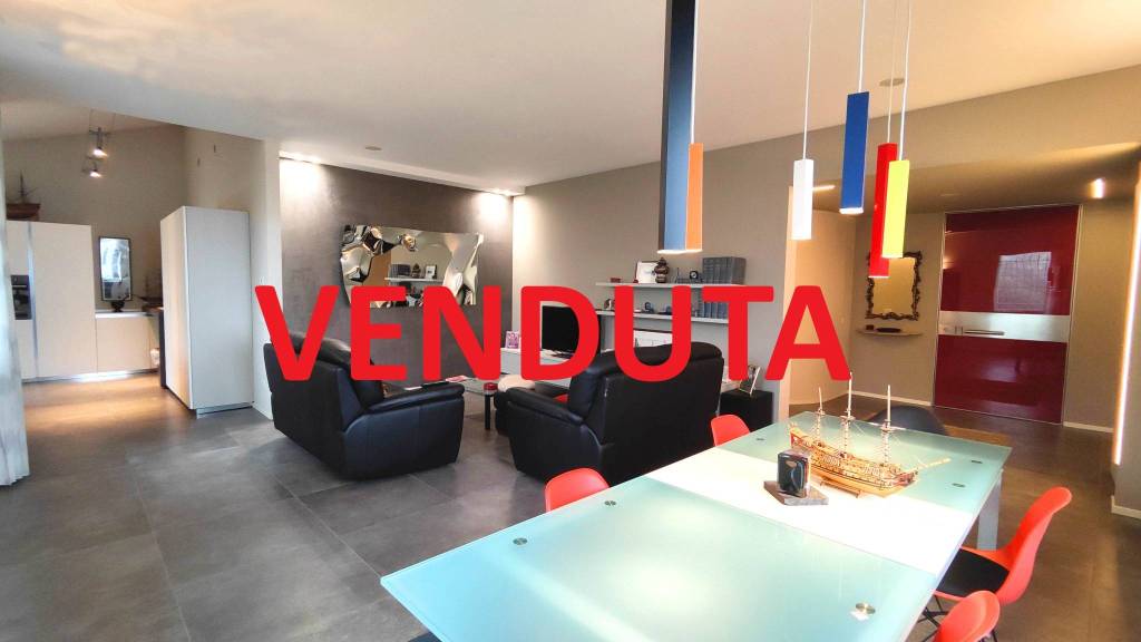 casa indipendente in vendita a Cornaredo
