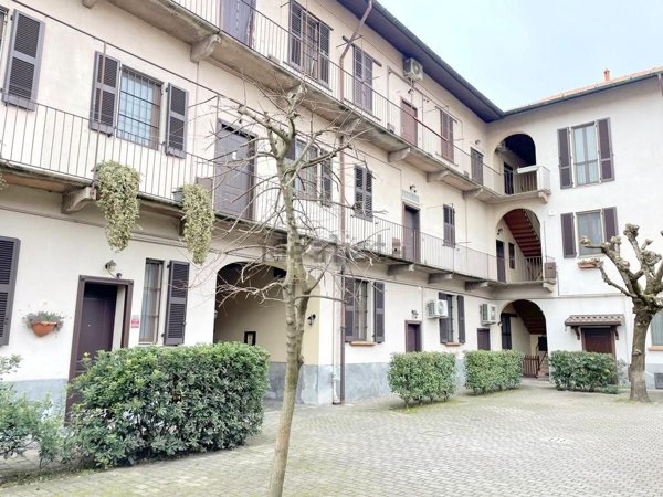 appartamento in vendita a Cornaredo in zona San Pietro all'Olmo