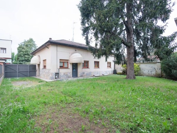 casa indipendente in vendita a Cornaredo