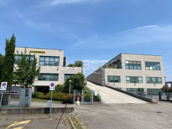locale commerciale in vendita a Cornaredo