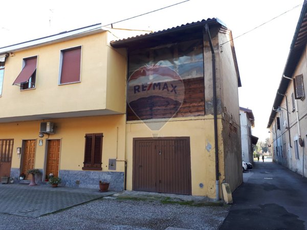 casale in vendita a Cornaredo