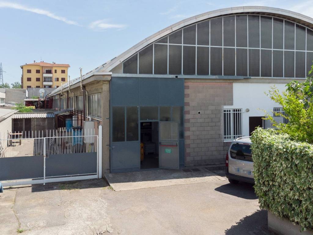 locale commerciale in vendita a Cornaredo