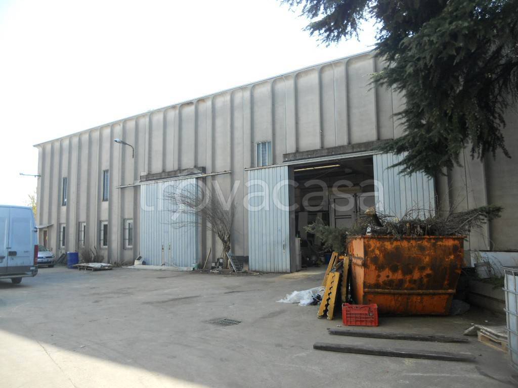 capannone in vendita a Cornaredo in zona Cascine Torrette