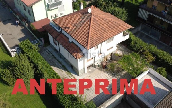 casa indipendente in vendita a Cornaredo