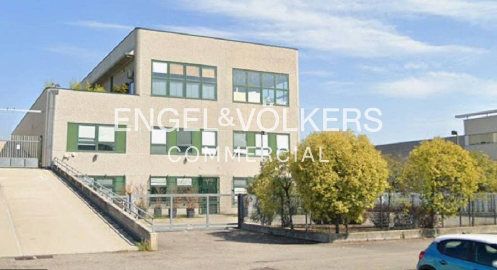 locale commerciale in vendita a Cornaredo