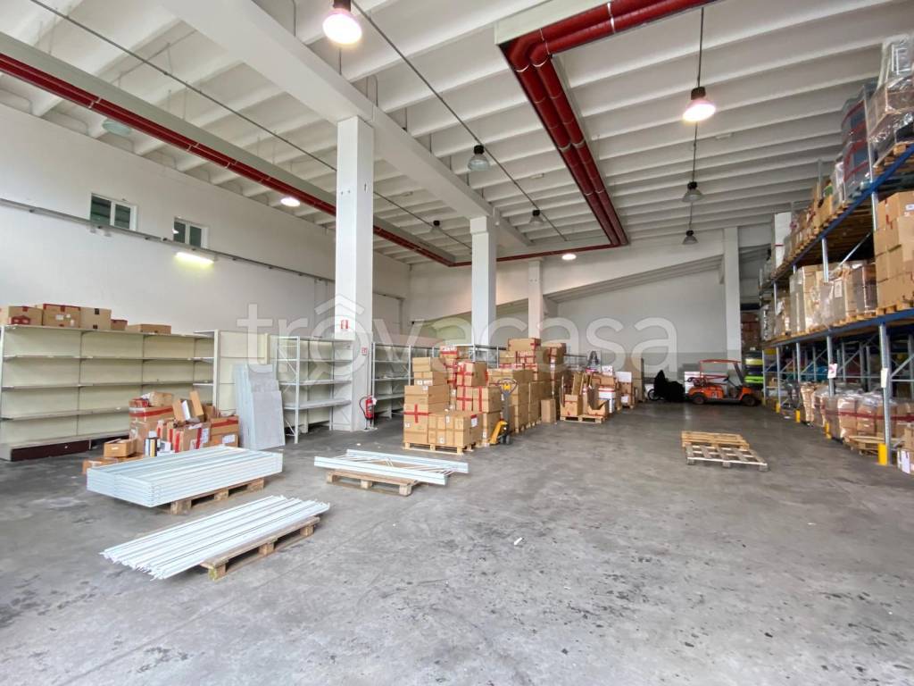 locale commerciale in vendita a Cornaredo