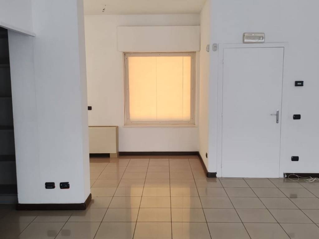 negozio in vendita a Cornaredo