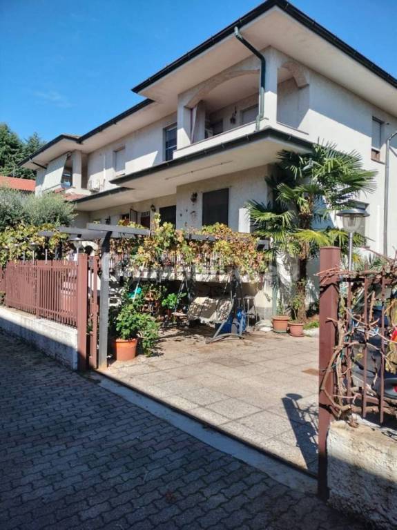 casa indipendente in vendita a Cornaredo