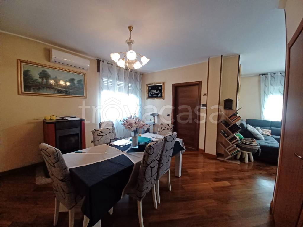 casa indipendente in vendita a Cornaredo