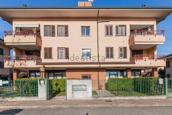 appartamento in vendita a Cornaredo in zona Cascina Croce