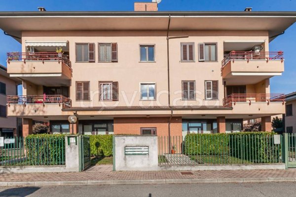 appartamento in vendita a Cornaredo in zona Cascina Croce