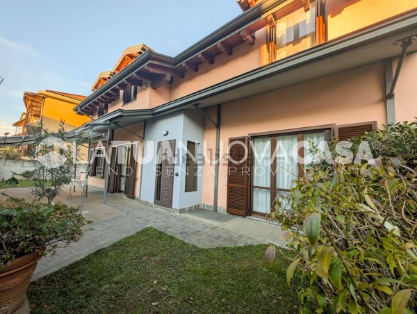 casa indipendente in vendita a Cornaredo