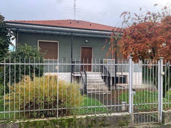casa indipendente in vendita a Cornaredo