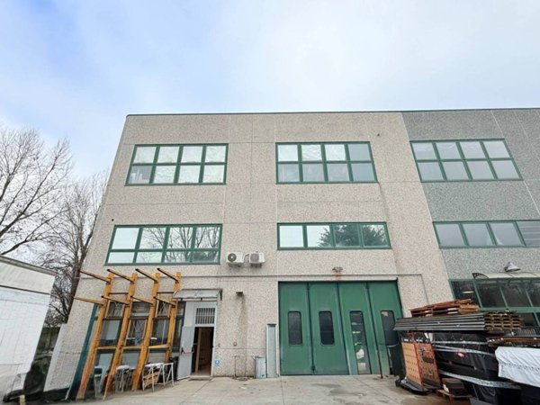 locale commerciale in vendita a Cornaredo