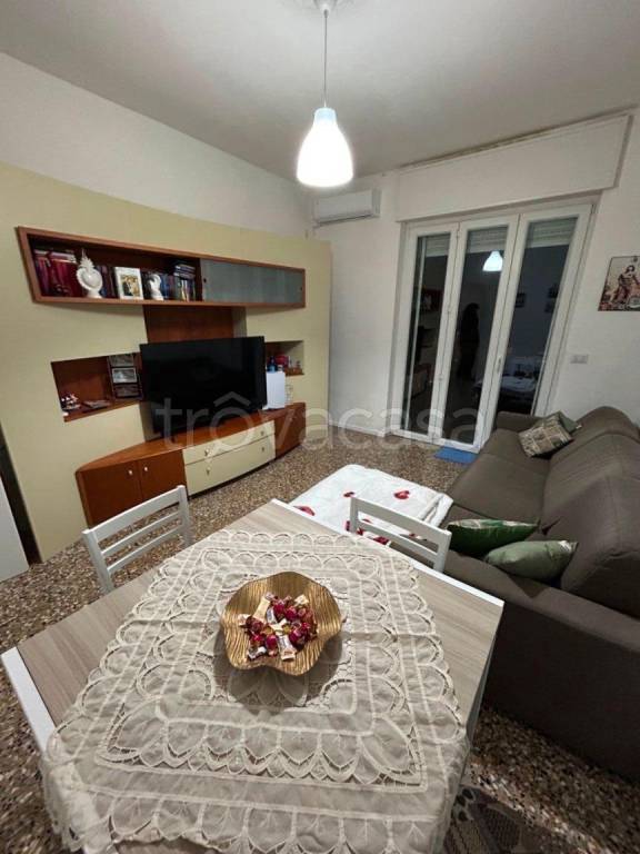 appartamento in vendita a Cornaredo in zona San Pietro all'Olmo