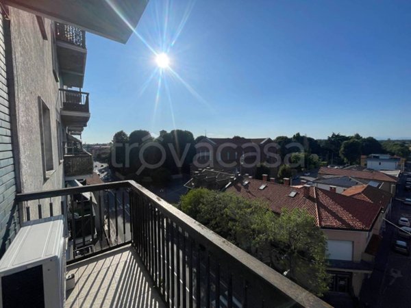 appartamento in vendita a Cornaredo in zona San Pietro all'Olmo