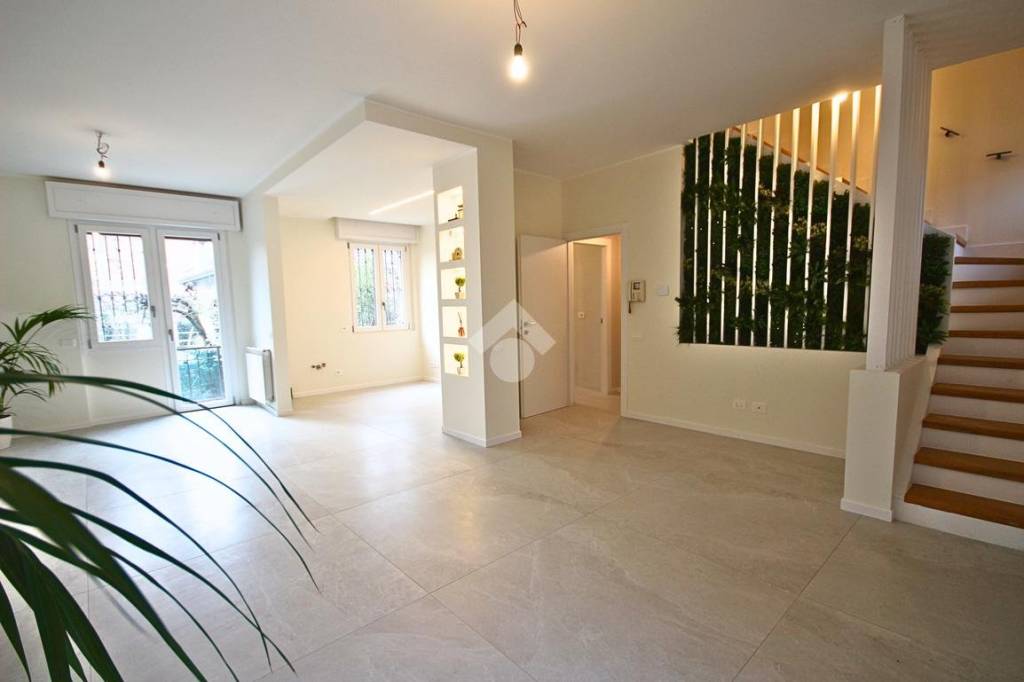 casa indipendente in vendita a Cornaredo