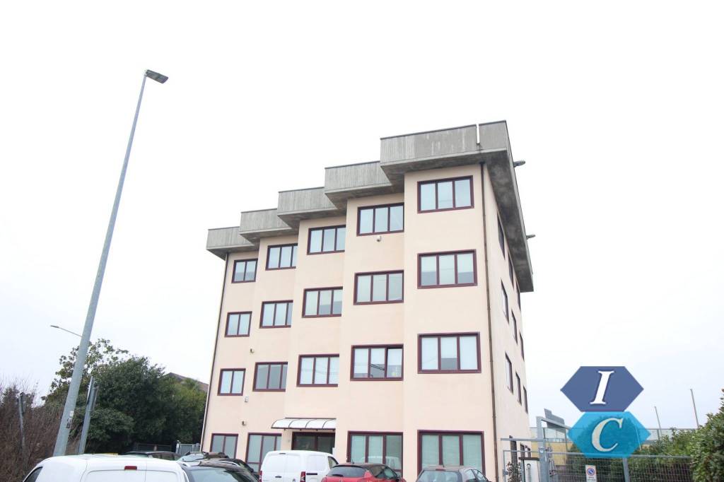 ufficio in vendita a Cornaredo