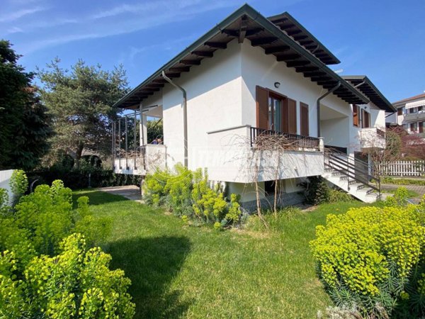 casa indipendente in vendita a Cornaredo