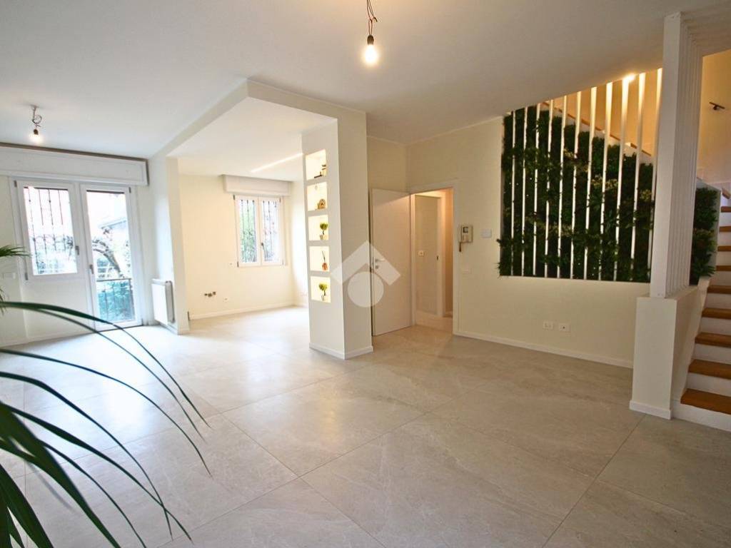 casa indipendente in vendita a Cornaredo