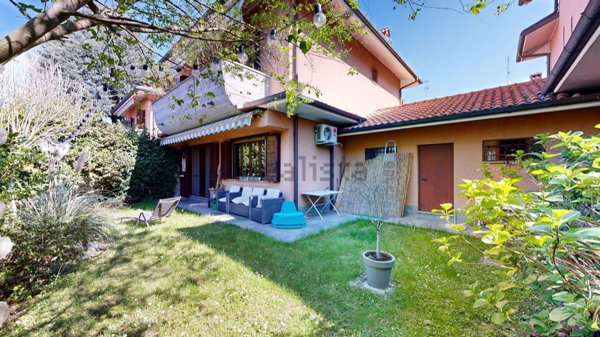 casa indipendente in vendita a Cornaredo