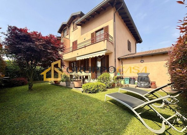 casa indipendente in vendita a Cornaredo