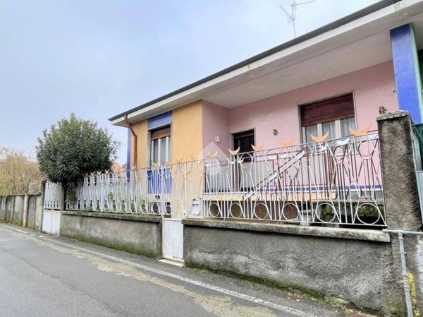 casa indipendente in vendita a Cornaredo