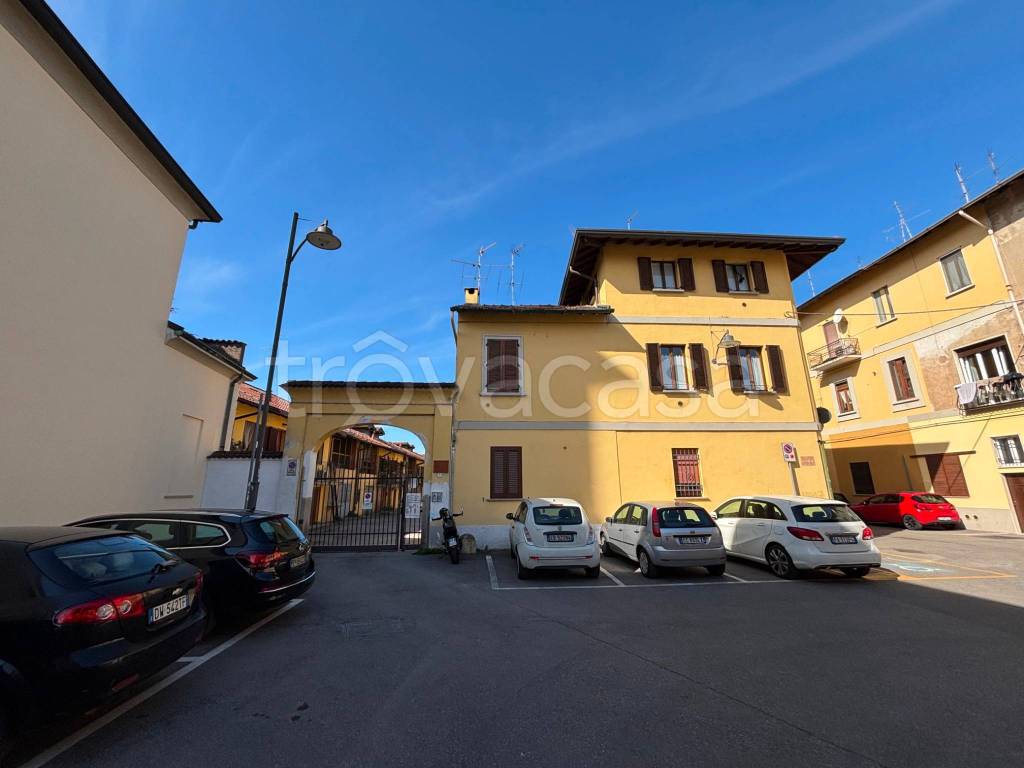 appartamento in vendita a Cornaredo in zona Cascina Croce