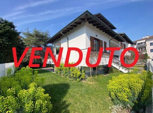 casa indipendente in vendita a Cornaredo