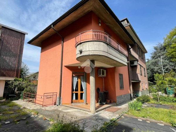casa indipendente in vendita a Cornaredo