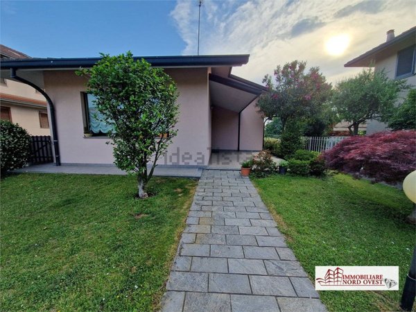 casa indipendente in vendita a Cornaredo