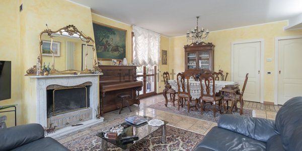 casa indipendente in vendita a Cornaredo in zona Cascina Croce