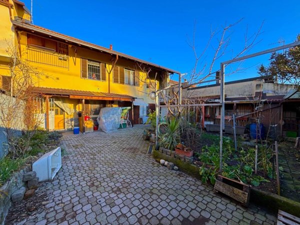 casa indipendente in vendita a Cornaredo in zona Cascina Croce