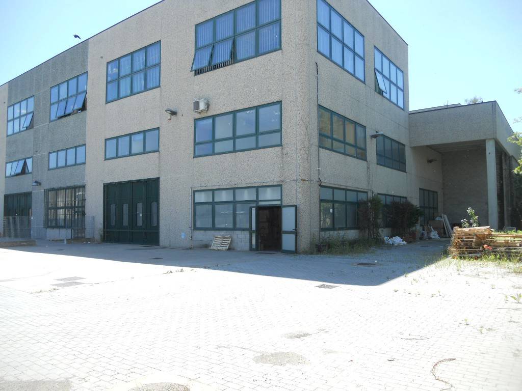 locale commerciale in vendita a Cornaredo
