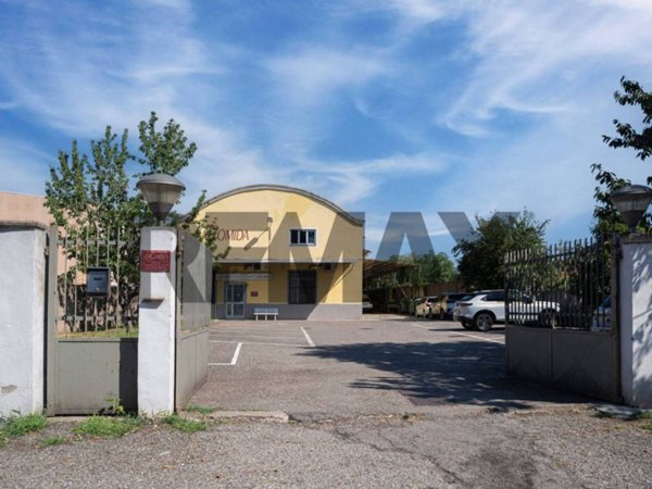 negozio in vendita a Cornaredo