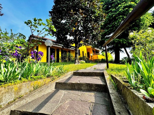 casa indipendente in vendita a Cornaredo in zona Cascine Torrette