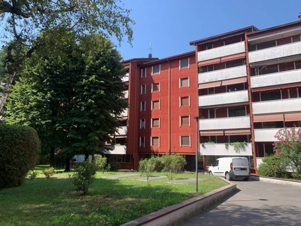 appartamento in vendita a Cornaredo in zona Cascine Torrette