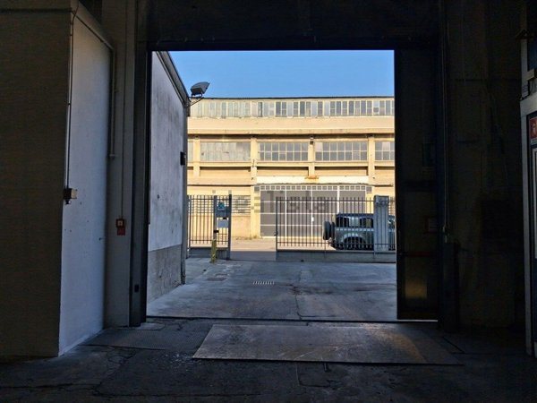 capannone in vendita a Cornaredo in zona Cascina Croce