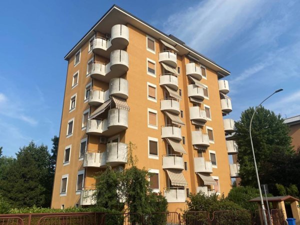 appartamento in vendita a Cornaredo in zona Favaglie