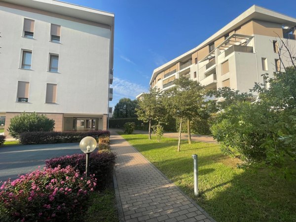appartamento in vendita a Cornaredo in zona Cascina Croce